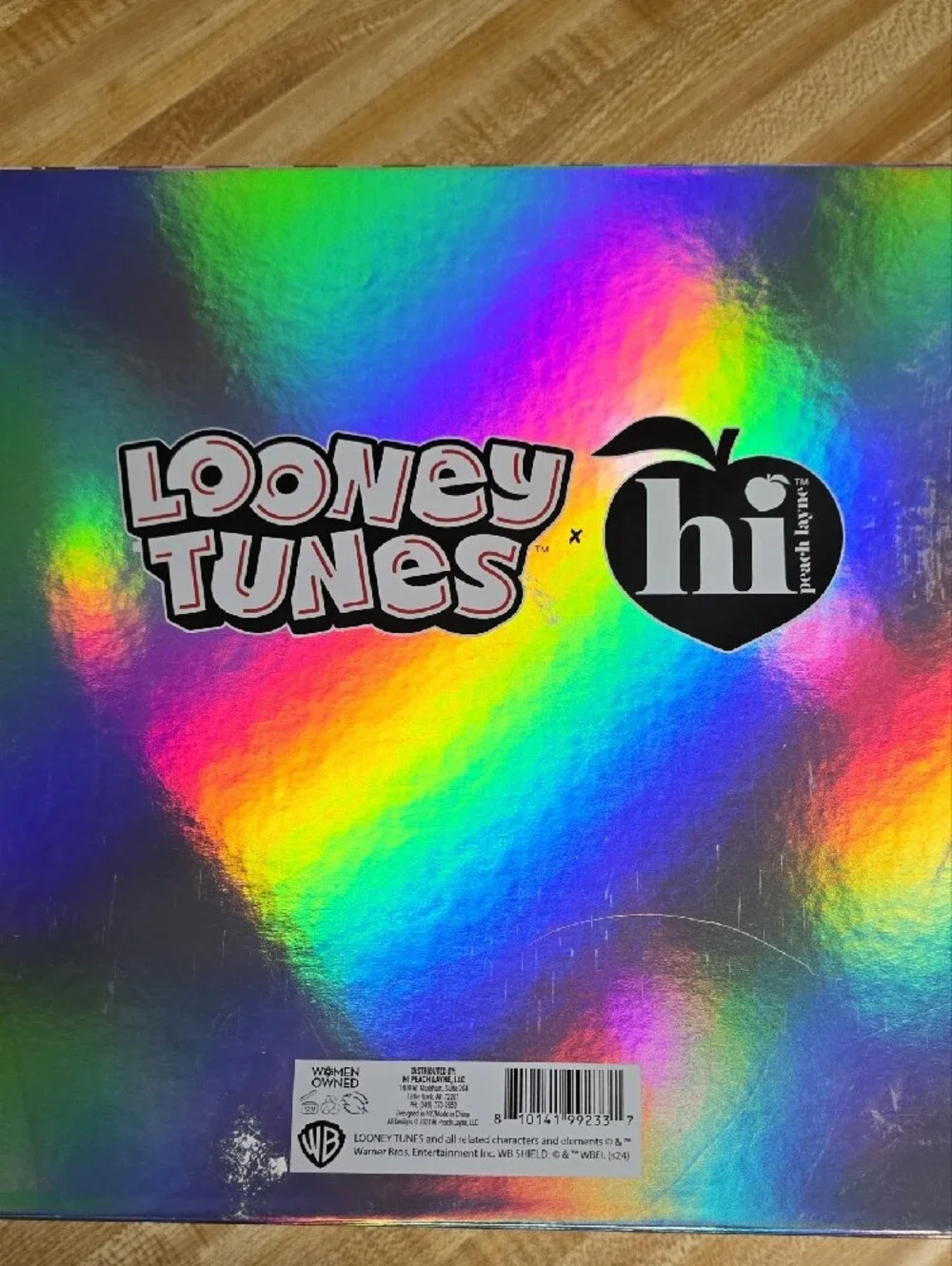 Looney Tunes Gift Box - Rainbow Holographic